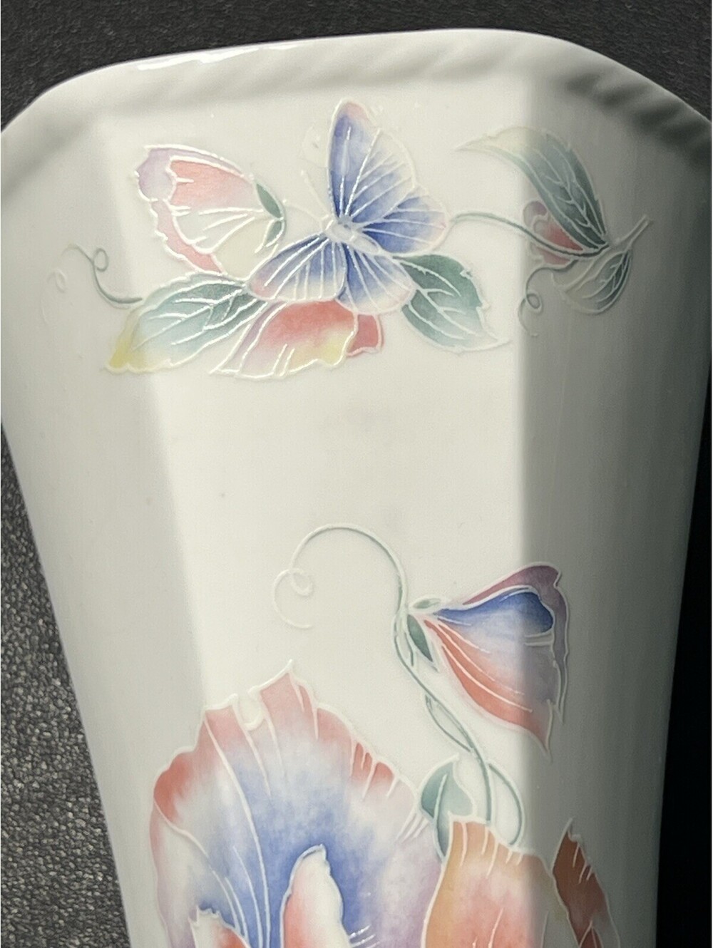 Aynsley England 1980s Vase Little Sweetheart Pastel Floral Bone China, 4x9” - Picture 6 of 14